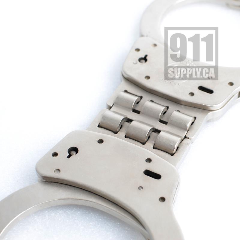 Smith &amp; Wesson Handcuff  Model 300 Nickel Hinged |350096| 911supply.ca