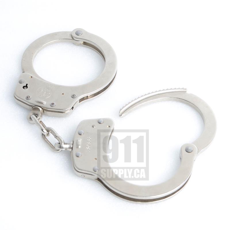 Smith & Wesson Handcuff Model 100P Nickel |350135| 911supply.ca