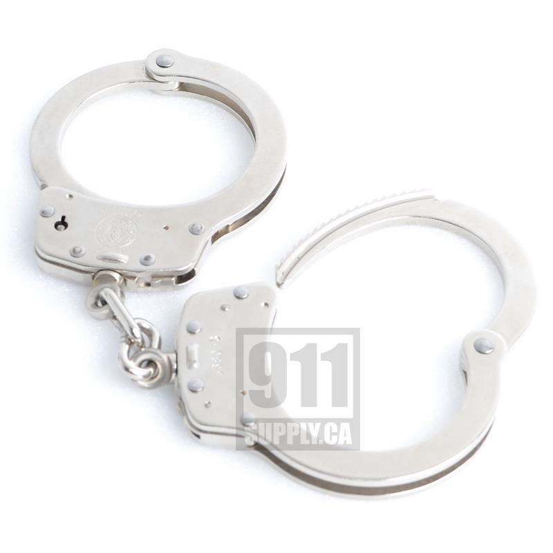 Smith and Wesson Handcuff Model 100-1 M&P Nickel |350122| 911supply.ca